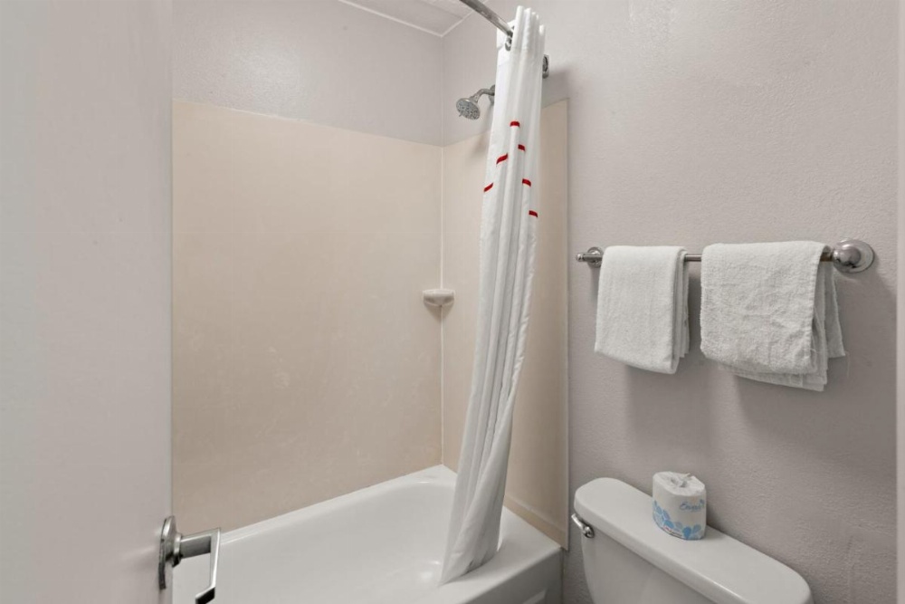 Room image 4