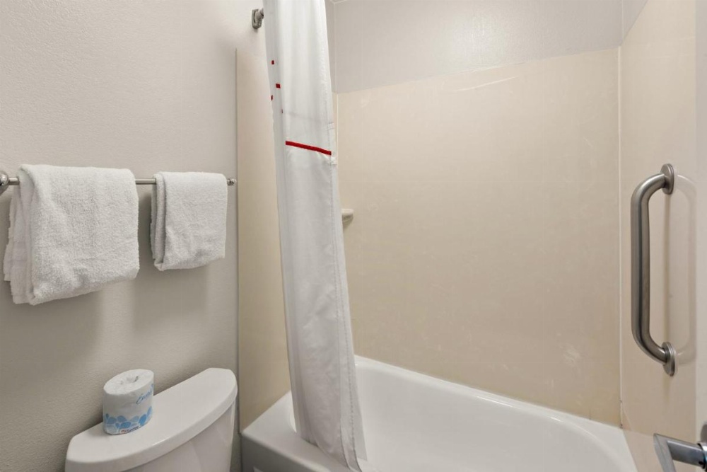 Room image 4