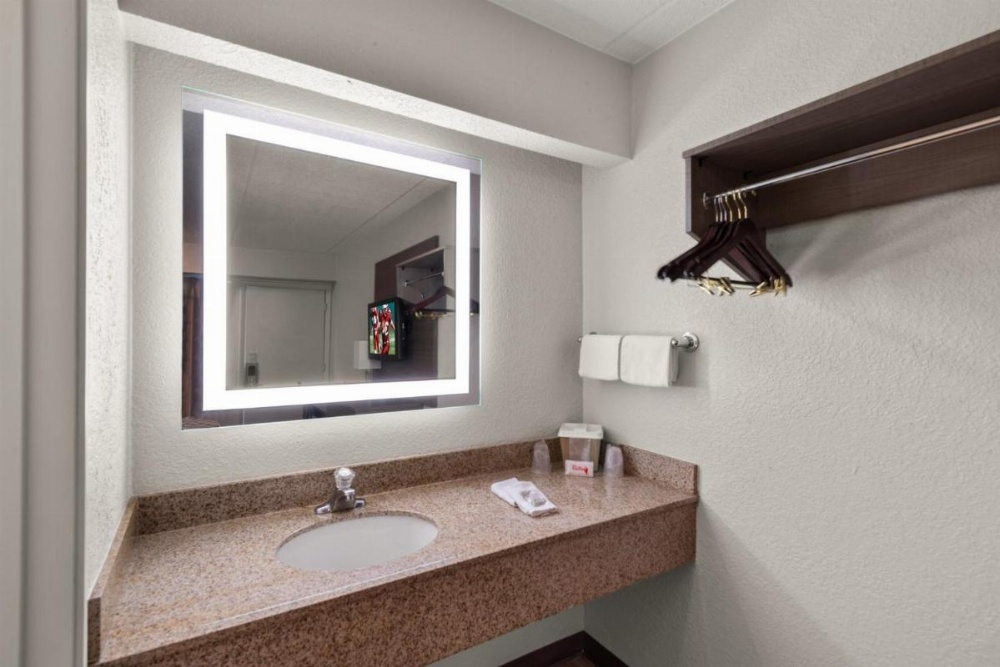 Room image 5